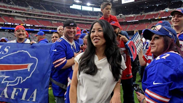 kim pegula